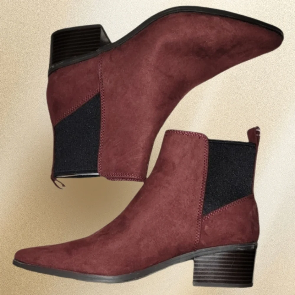 A NEW DAY GWEN Burgundy Faux Suede Ankle Boots Women's Size: 9
